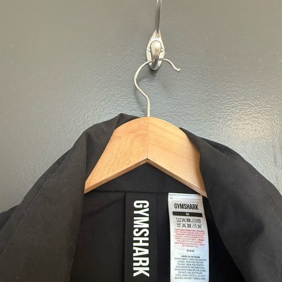 Gymshark M never worn only in storage so new as new can be Black Puffer Jacket - Picture 5 of 16